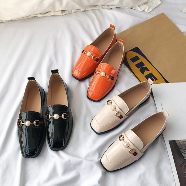 Naiste vabaajajalatsid ökonahast metallelementide ja kaunistusega - pärlitega