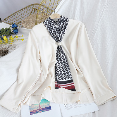 Modern női ing V-nyakú és gyöngy díszítéssel