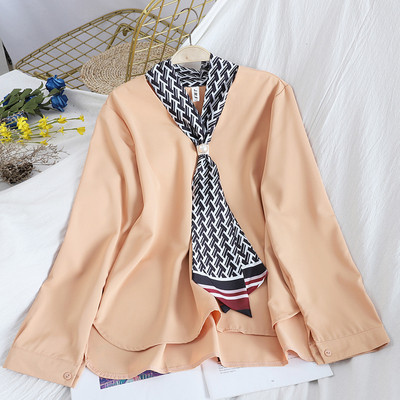 Modern női ing V-nyakú és gyöngy díszítéssel