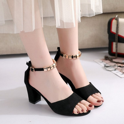 Kevad-suviste sandaalide uus mudel ökoseemisnahast ja metallelementidest