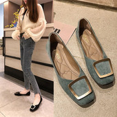 Модерни ежедневни обувки с катарама и ниска подметка от еко велур