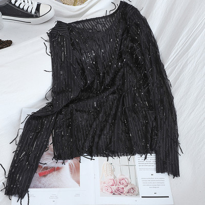 Stiilne litrite ja ovaalse kaelusega naistepluus