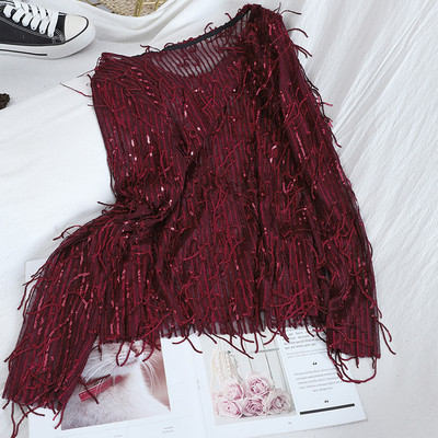 Stiilne litrite ja ovaalse kaelusega naistepluus