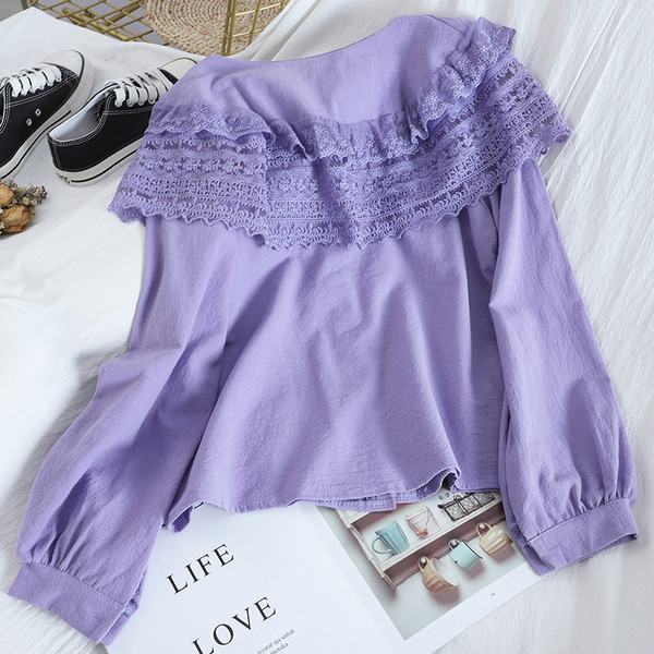 Női ing ovális nyakkivágással, elemes csipkével és szalaggal