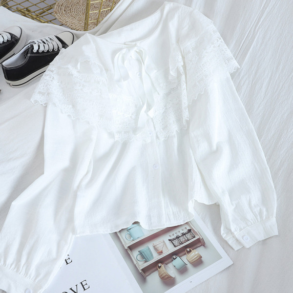 Női ing ovális nyakkivágással, elemes csipkével és szalaggal