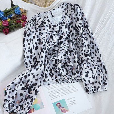 Дамска риза с леопардов принт,къдри и V-образно деколте