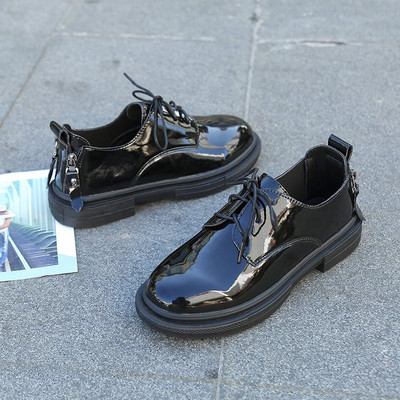 Naiste vabaajajalatsid paeltega, puhtast ökonahast mudel