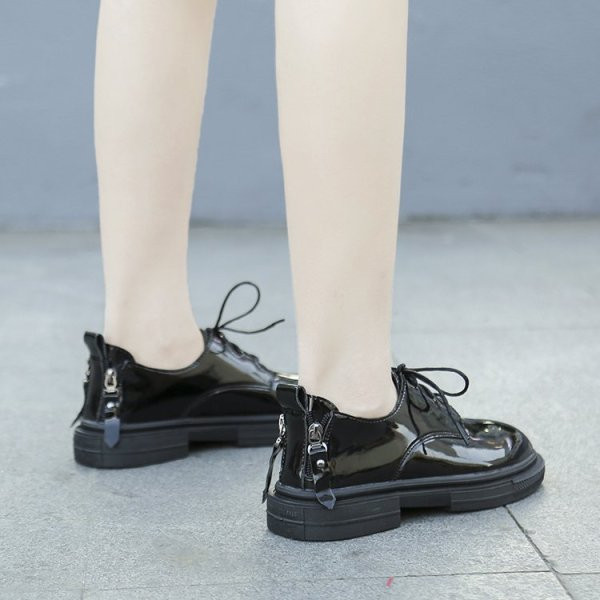 Naiste vabaajajalatsid paeltega, puhtast ökonahast mudel