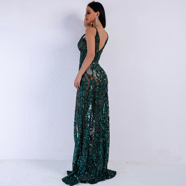 НОВ модел дамска дълга елегантна рокля с тънки презрамки и дълбоко деколте 