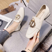 Naiste vabaajajalatsid ökonahast metallelementide ja pärlitega