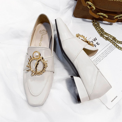 Naiste vabaajajalatsid ökonahast metallelementide ja pärlitega