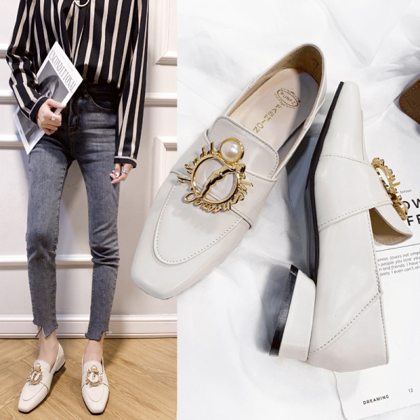 Naiste vabaajajalatsid ökonahast metallelementide ja pärlitega