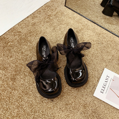 Кожени дамски обувки с дебел ток и панделка от тюл - матови и лачени