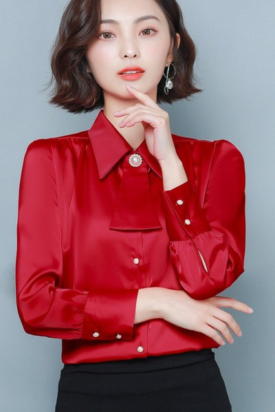 Дамска риза от шифон с класическа яка и копчета