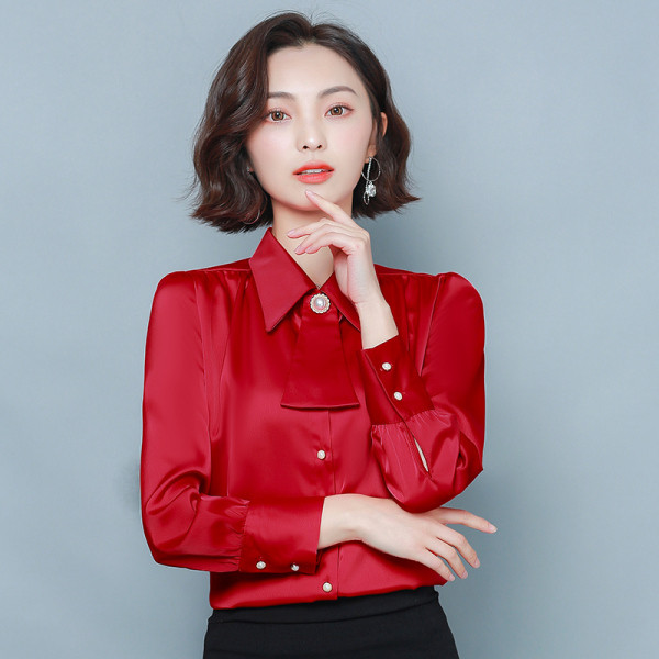 Дамска риза от шифон с класическа яка и копчета