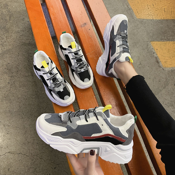 Modern női tornacipő eko bőrből és textilből, fűzővel és durva talppal