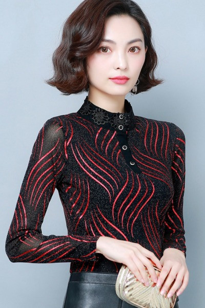 Moodne poolkõrge krae ja nööpidega naiste pluus