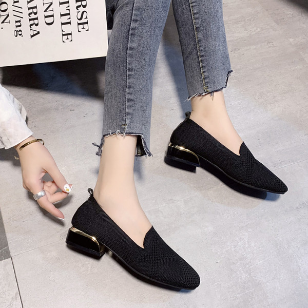 Naiste vabaaja tekstiilist pandla ja kividega kingad - kaks mudelit