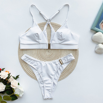 Kaheosaline metallist esikinnitusega ujumistrikoo