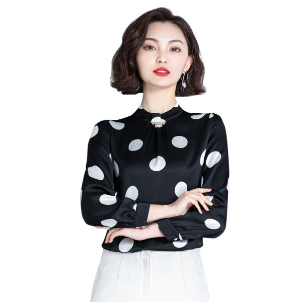 Praegune madala krae ja pikkade varrukatega naiste pluus