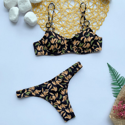 Naiste kaheosaline õhukeste rihmade ja metallrõngastega ujumistrikoo