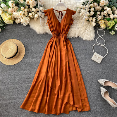 Дамска дълга рокля с V-образно деколте и гол гръб