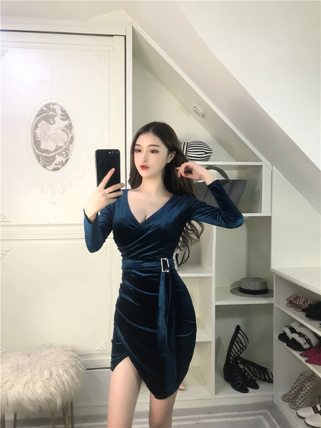 Naiste liibuv asümmeetriline vööga sametkleit