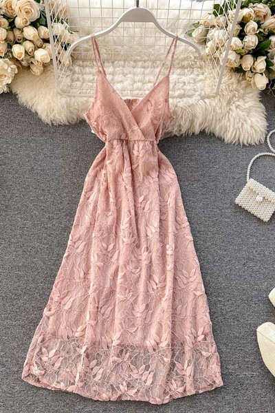 Moderna ženska haljina od čipke na tanke naramenice