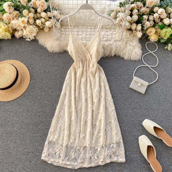 Moderna ženska haljina od čipke na tanke naramenice