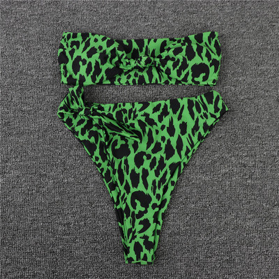 Praegune kaheosaline leopardimustri ja dekoratiivse sõlmega ujumistrikoo