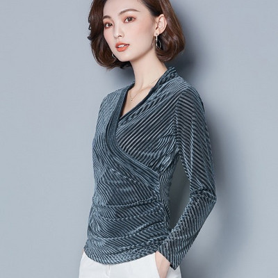 Uut mudelit pikkade varrukatega ja spitsikaelusega naiste pluus