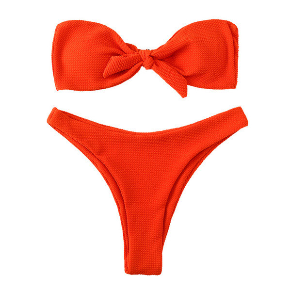 Narančasti dvodijelni kupaći kostim s gornjim dijelom u obliku mosta i ukrasnim čvorom