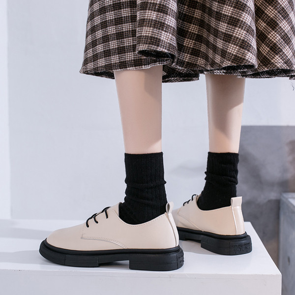 Alkalmi női fűzős cipő, tiszta ökobőr modell