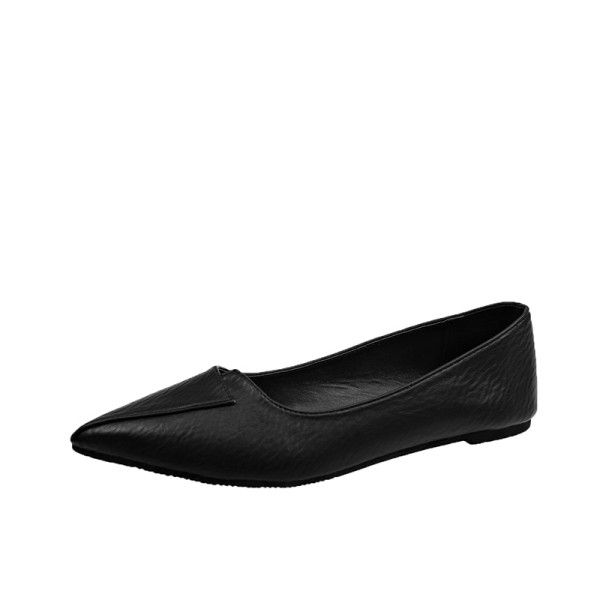 Ежедневни дамски обувки заострен модел и ниска подметка  от еко кожа