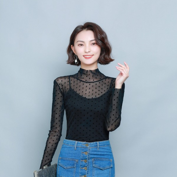 Must naiste pikkade varrukate ja kõrge kraega pluus