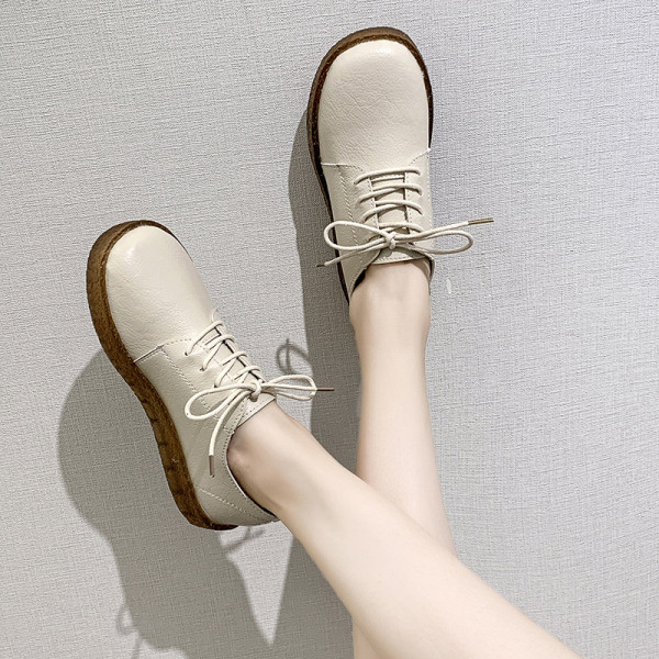 Naiste vabaajajalatsid paeltega tavaline mudel