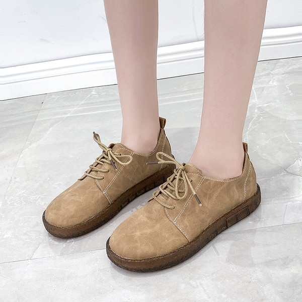 Naiste vabaajajalatsid paeltega tavaline mudel