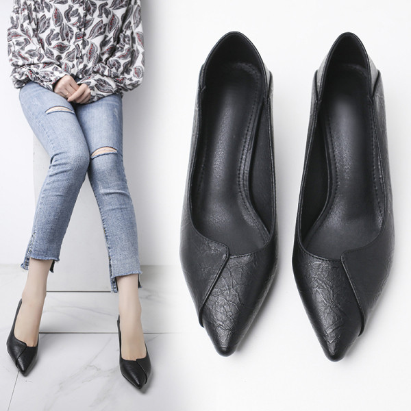 Καθημερινά γυναικεία παπούτσια με χαμηλό τακούνι από  οικολογικό δέρμα