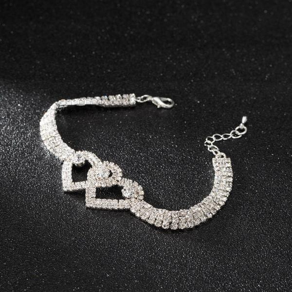 Modern női karkötő szívekkel és kövekkel