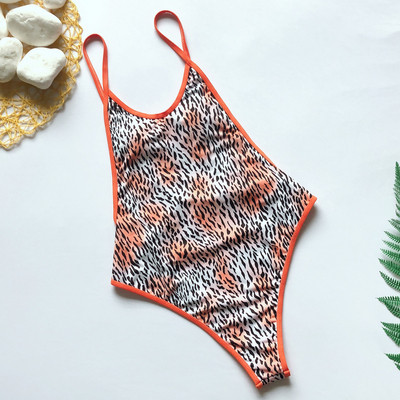 Täielik loomamustri, õhukeste rihmade ja palja seljaga ujumistrikoo