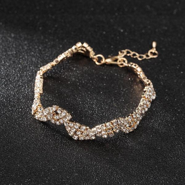 Elegantiška moteriška daugiasluoksnė apyrankė su akmenukais