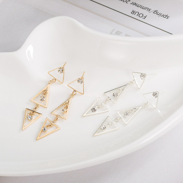 Ежедневни дамски висящи обеци с камъни 