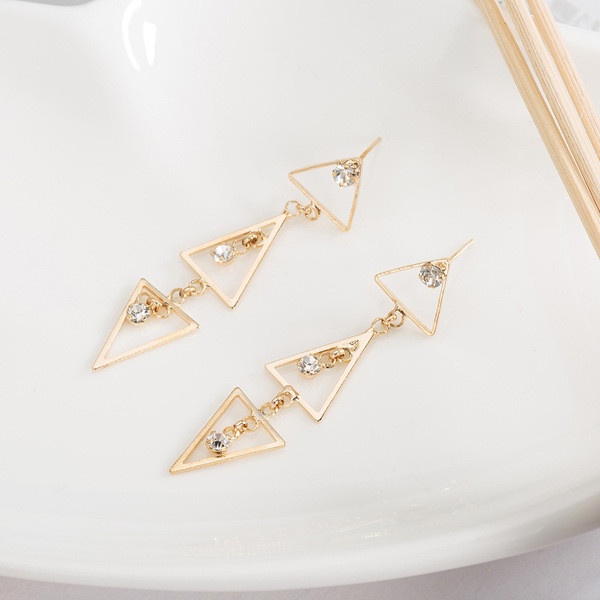 Ежедневни дамски висящи обеци с камъни 