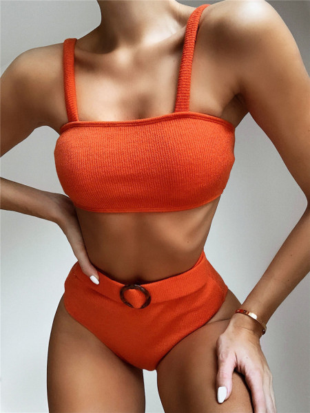 Kaheosaline rihmadega ujumistrikoo ja kõrge vöökohaga püksid