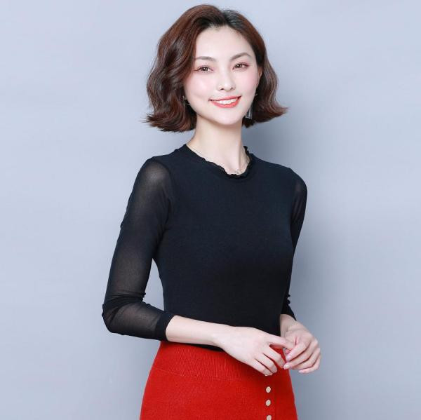 Alkalmi női blúz ovális nyakkivágással és hosszú ujjal