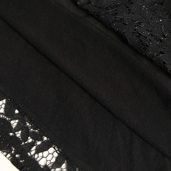 Stílusos fekete női ruha, hosszú ujjal és fényes hatással