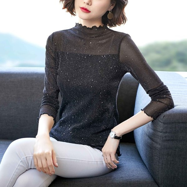 Moodne madala kraega ja läikiva efektiga naiste pluus