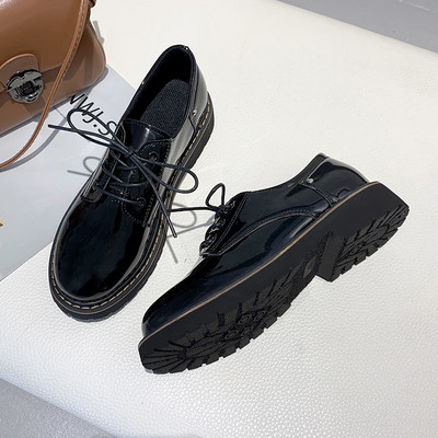 Γυναικεία  παπούτσια  από έκο δέρμα με κορδόνια