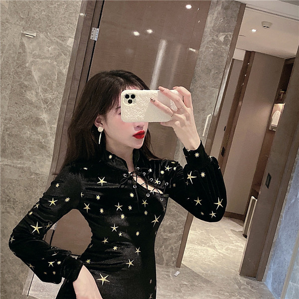 Must naiste kleit pikkade varrukate ja lipsudega