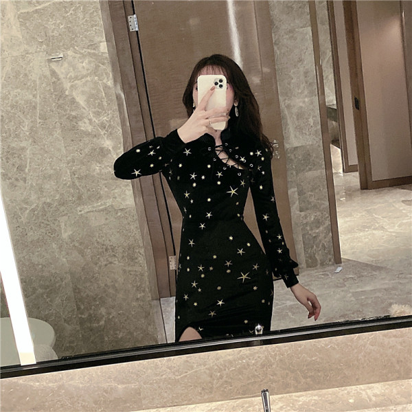 Must naiste kleit pikkade varrukate ja lipsudega